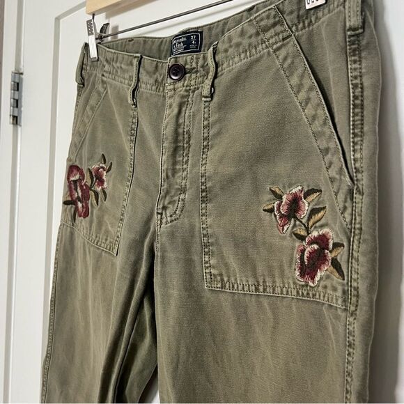 Abercrombie & Fitch Pants Womens Size 27/4 Green Denim Twill Floral Embroidered - Picture 4 of 14